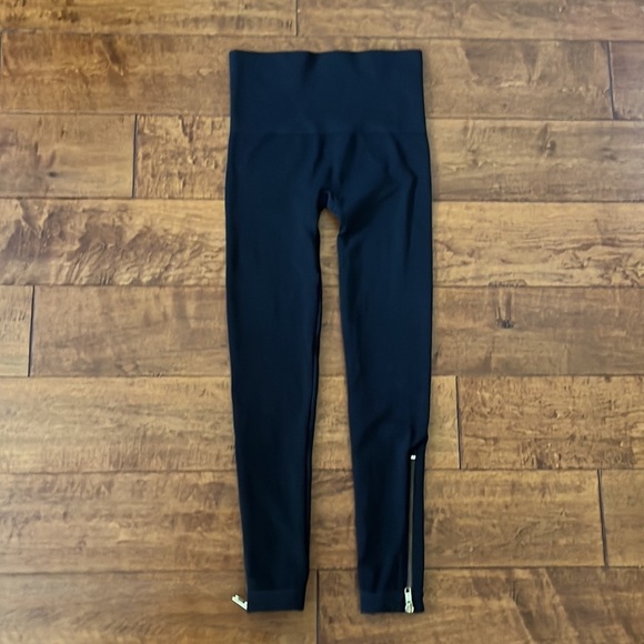 Spanx Look At Me Now Seamless Side Zip Leggings - Picture 6 of 12